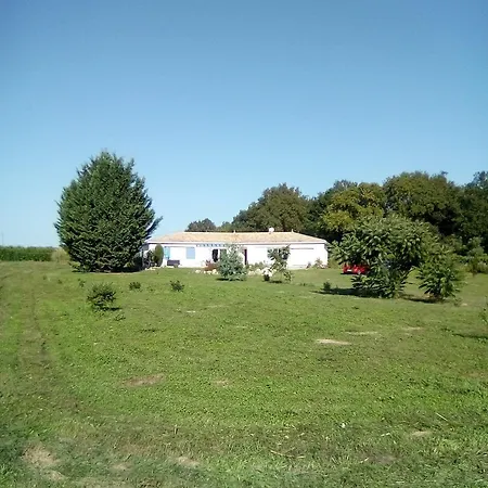 Les Roses Tremieres 3*